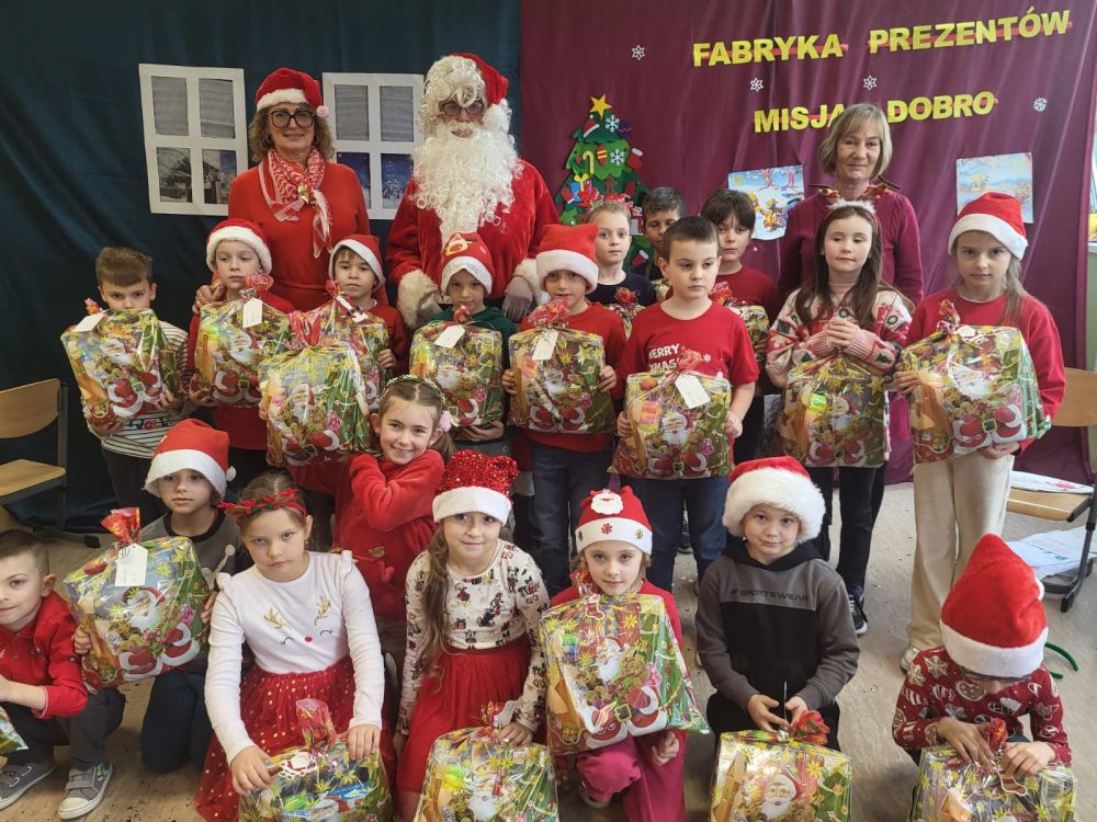 Małe przedstawienie, wielkie emocje - Mikołajki ze "Szkolną Kurtyną"